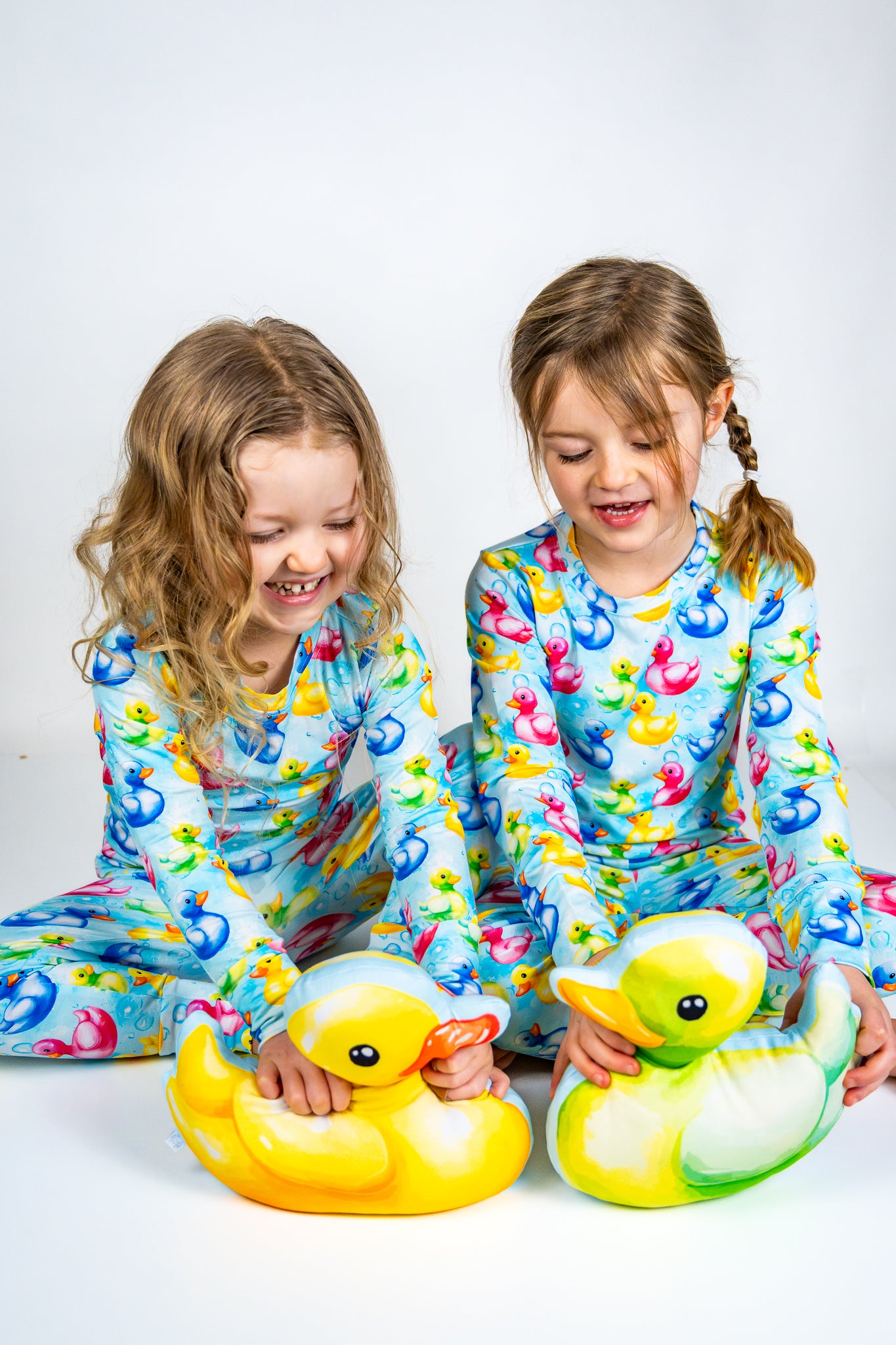 Patitio- Little Ducklings Pillow Set